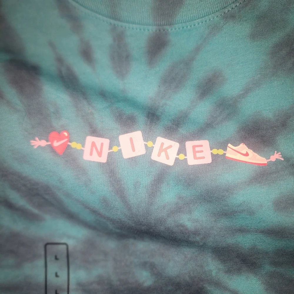 Nike Kids Blue Tie-Dye and Black Graphic Tees Size Large Kids - Picture 6 of 7